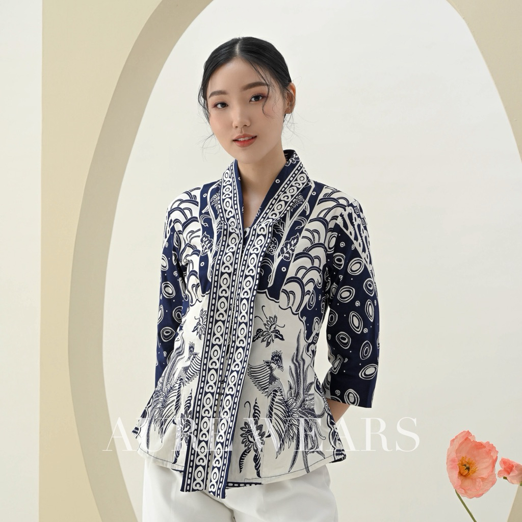 Atasan Kutu Baru Batik Wanita Modern