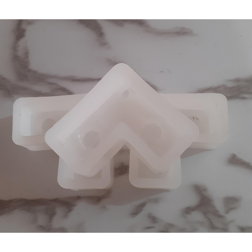 Siku Plastik Tiang Sliding Penyambung Spigot Frame Sleding Sambungan Aluminium Siku L