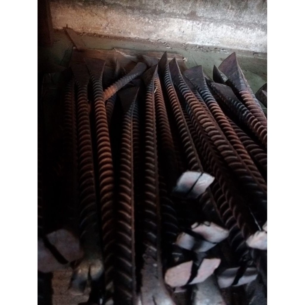 alat kebun LINGGIS besi baja