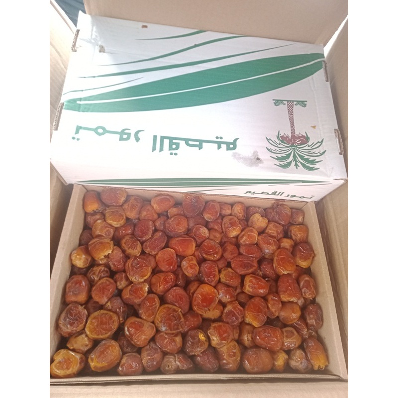 

KURMA SUKARI GRADE A empuk, daging lembut dan tebal, manis alami, warna kuning keemasan