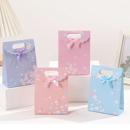 

Paper Bag 24cm|Kantong Kertas Motif|Tas Kertas|Tas Kado|Tas souvenir lucu|Tas valentine|Paper bag valentine|Paper bag birthday
