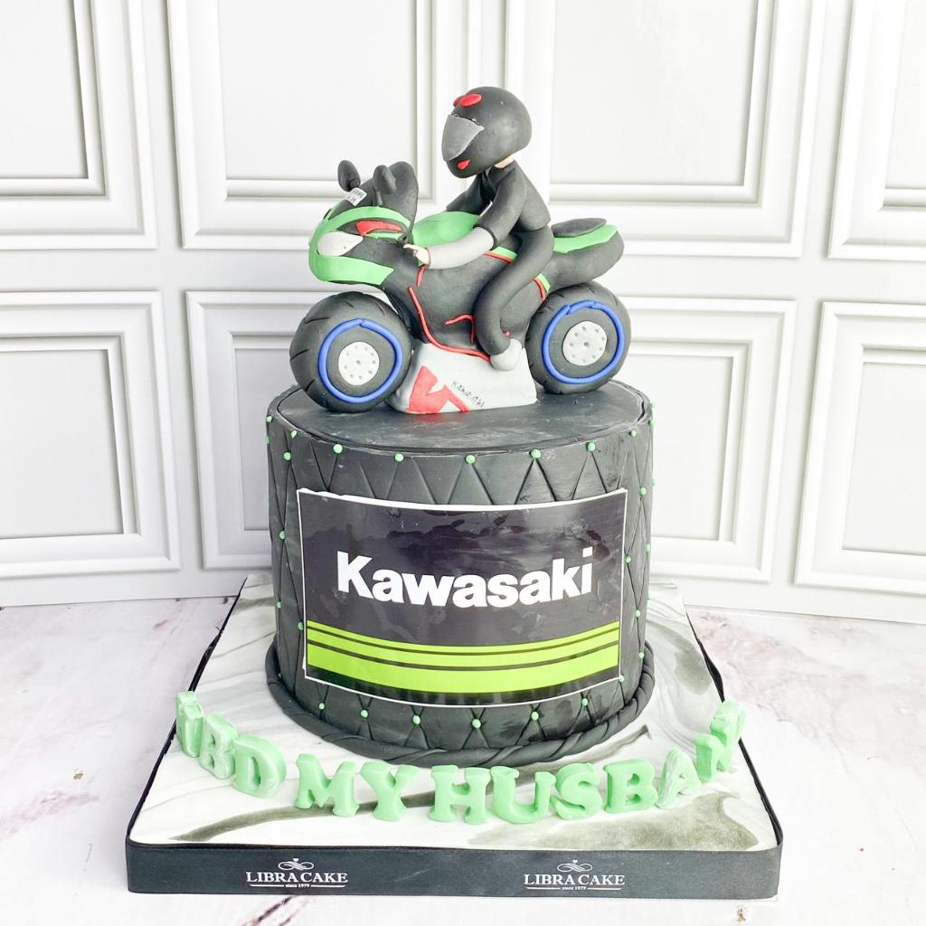 

kue ulang tahun/birthday cake/Kue Ultah Tema Motor/kawasaki cake/Kue Birthday jakarta