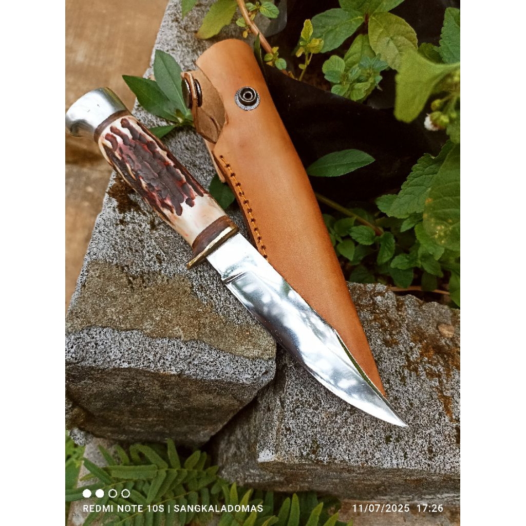 Bowie knife