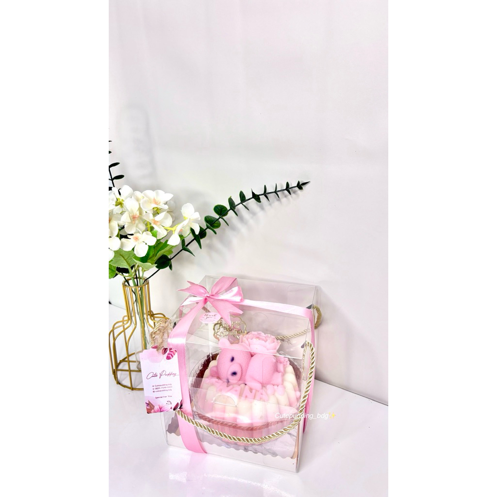 

Puding susu strawberry vanilla beruang