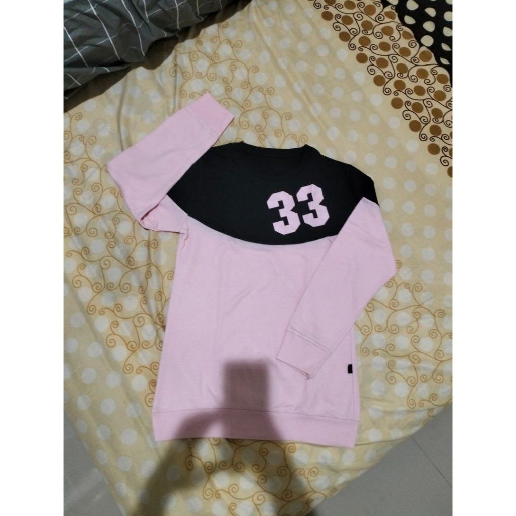 [PRELOVED] 33 Sweater Blackpink