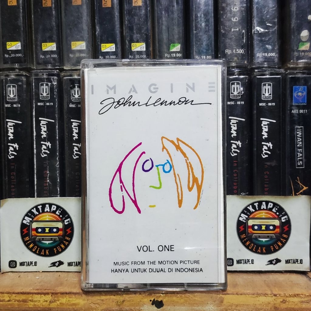 Kaset Pita - John Lennon - Imagine - Radio Tape - Kaset - Radio - Pemutar Kaset - Retro - Classic - 