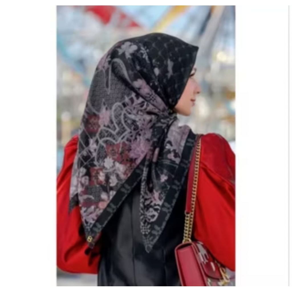 Buttonscarves  the dream park series.