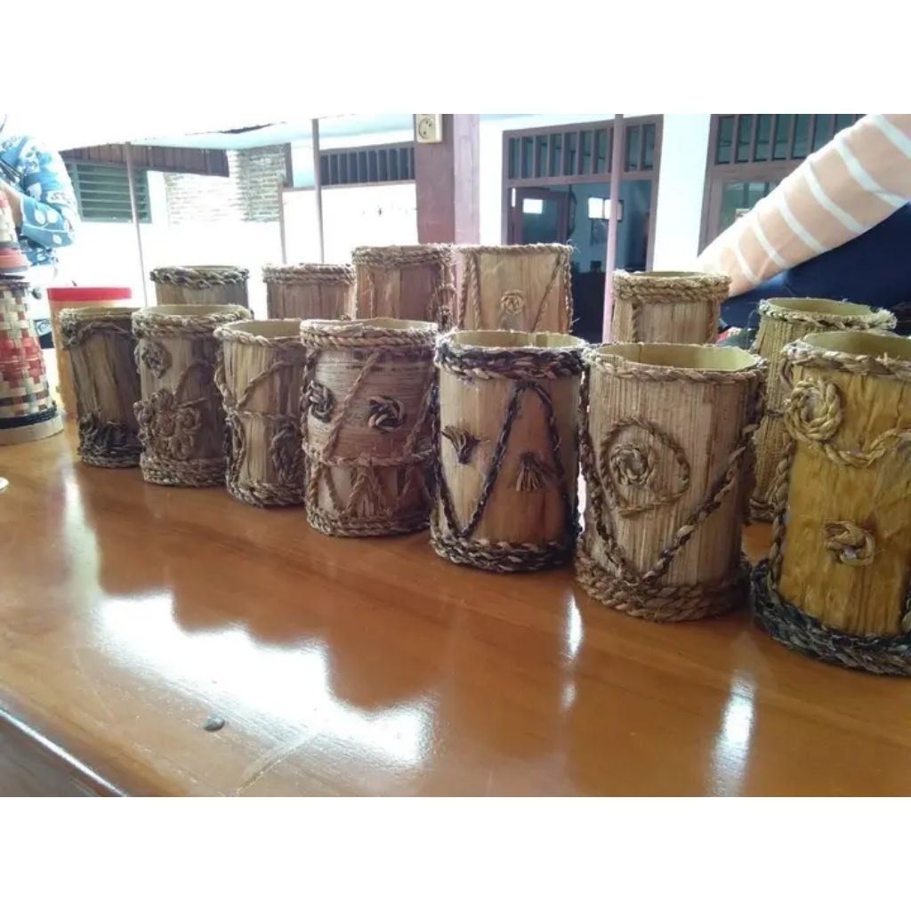 

Wadah Pensil Pelepah Pisang