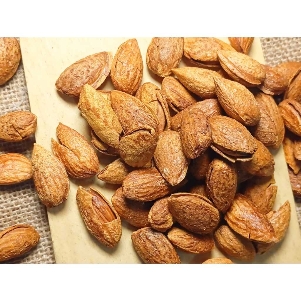 

KACANG ALMOND 500GRAM / KACANG ALMOND PREMIUM / MAKANAN KHAS ARAB SAUDI