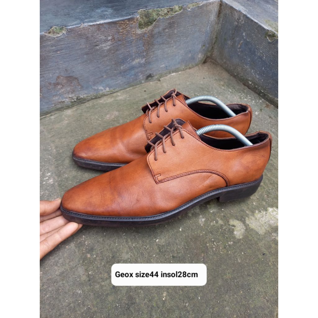 sepatu pria kulit original brown GEOX size44 insol28cm muat di kaki ukuran 43