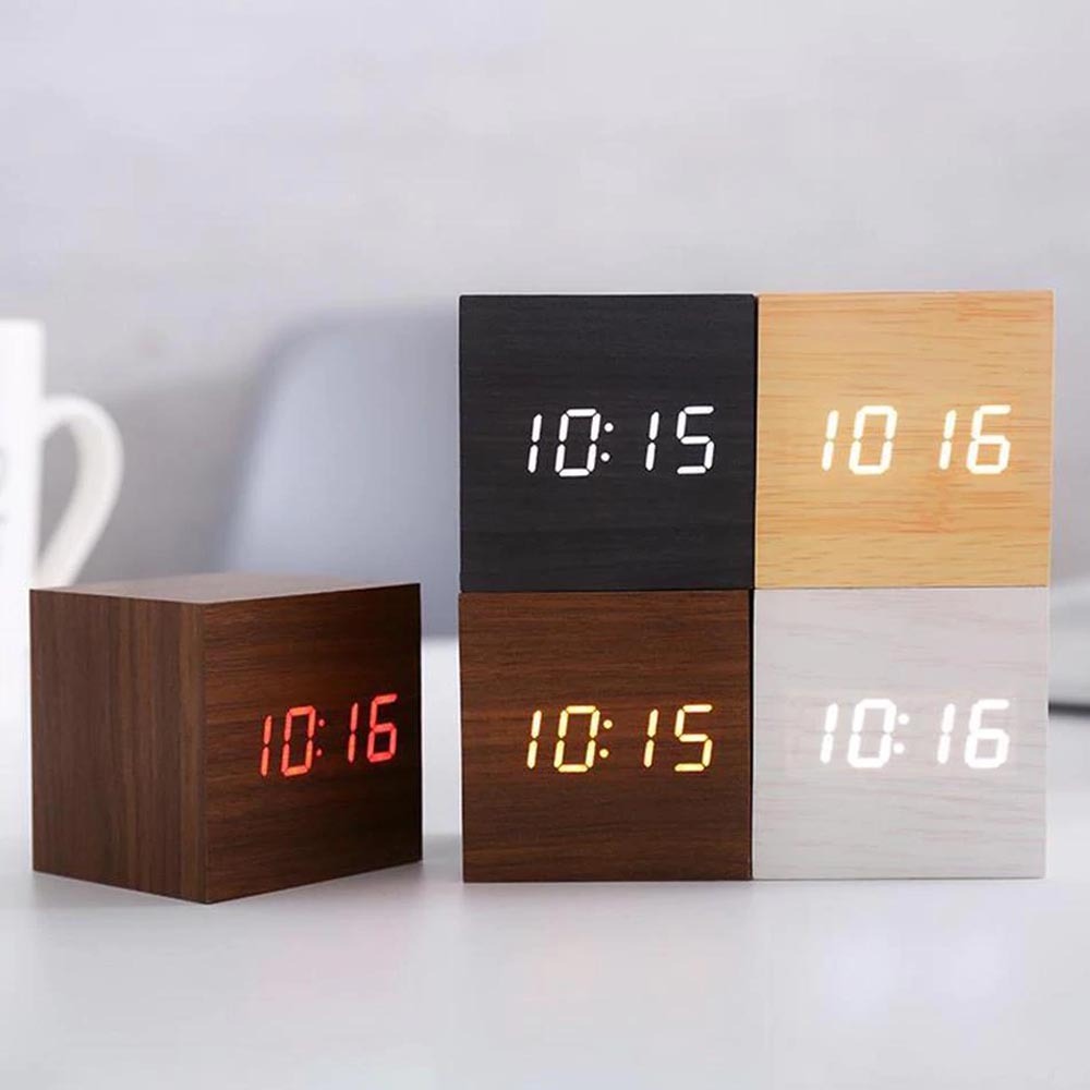 Wooden Clock Type Kecil , Sedang , Besar RANDOM / Jam Kayu Meja Ada LED Type pake batrei
