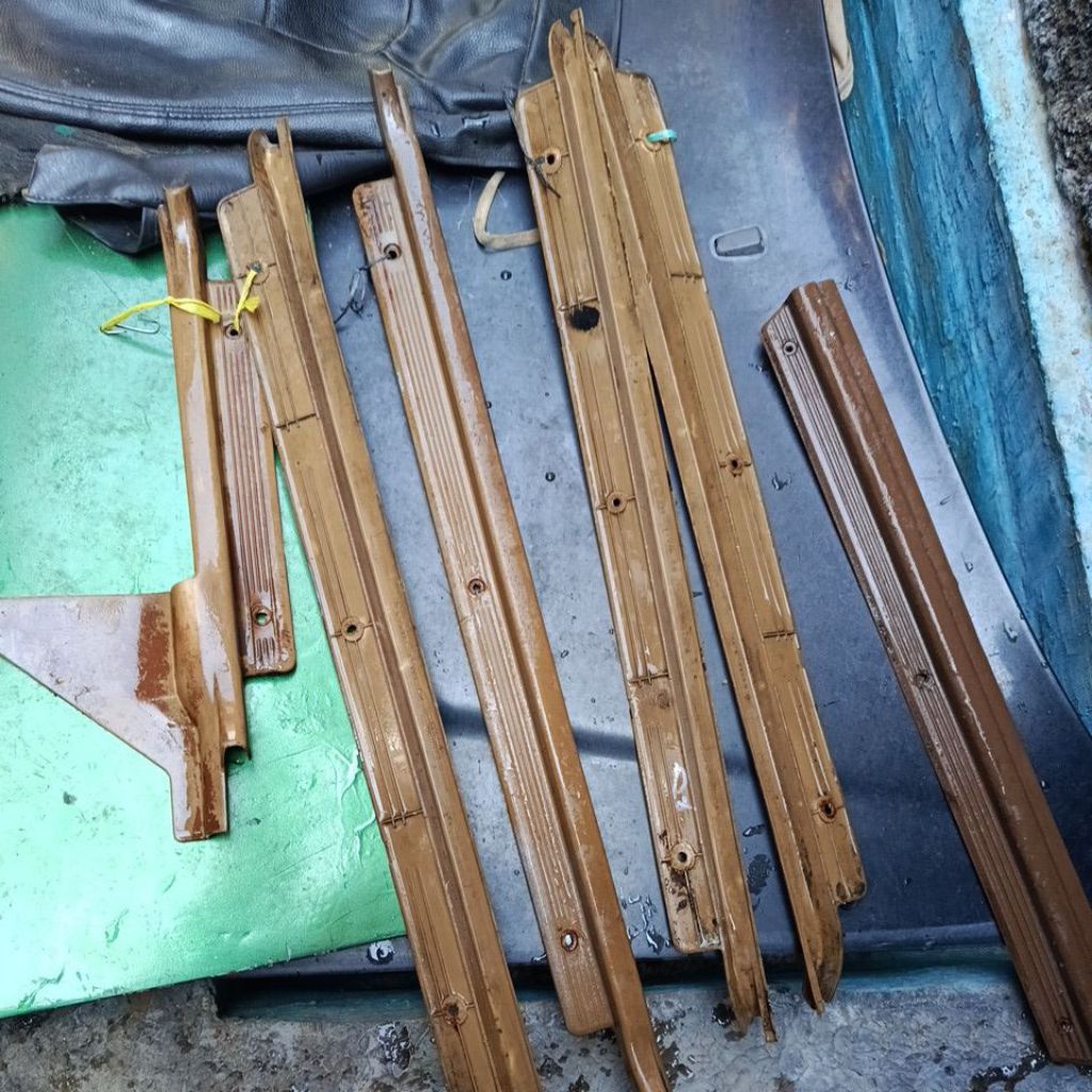 sill plate Corolla dx 80-81