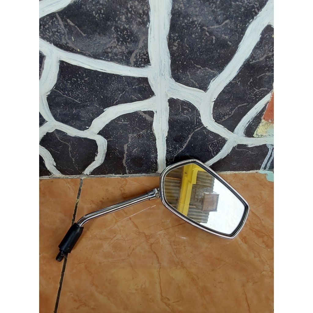 Spion Suzuki thunder 125 Ori bagian kanan Subtitusi di Suzuki thunder 250