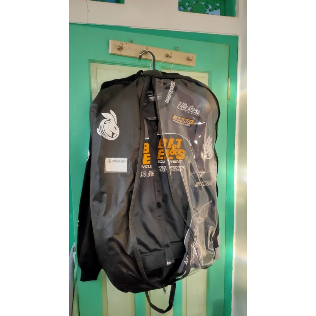 JAKET RABBIT AND WHEELS CARBON V2