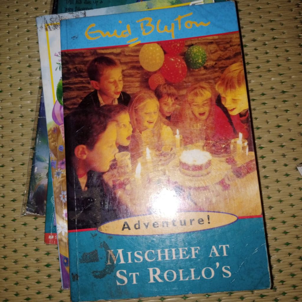 Adventure: MISCHEF at St.Rollo's/Enid Blyton, English