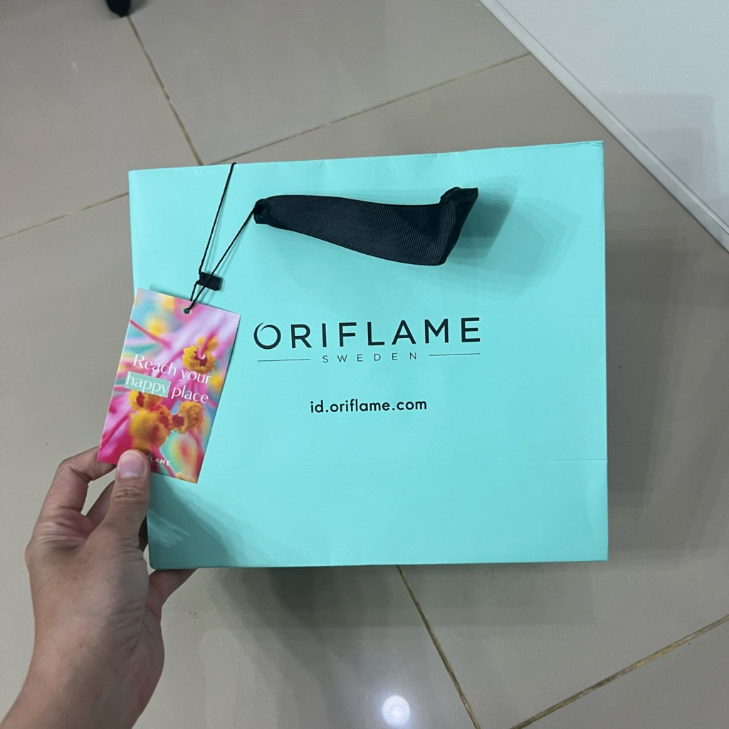 

Oriflame Paper Bag / Paperbag / Tas Kertas / Kantong Belanja