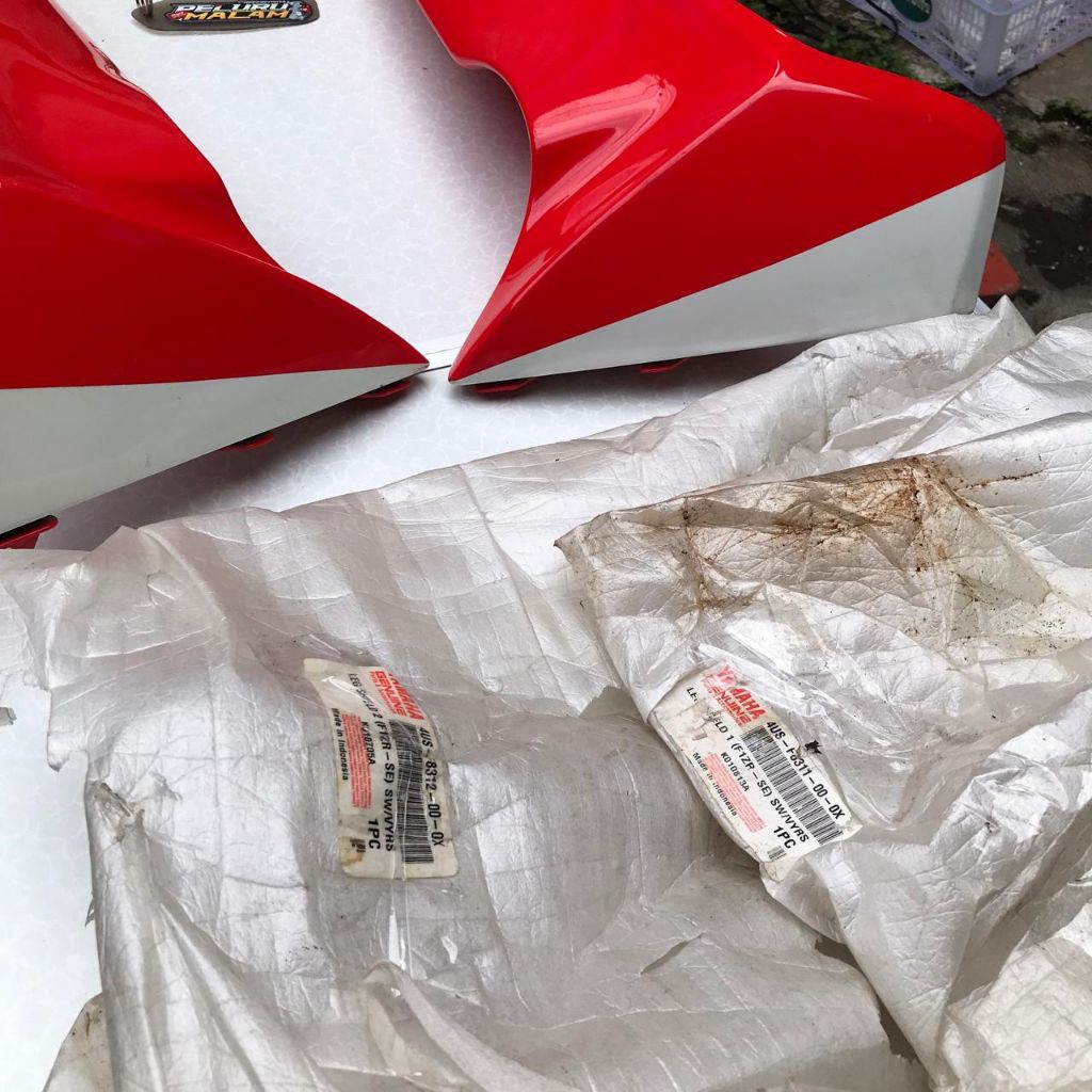 sayap luar yamaha f1zr marlboro original
