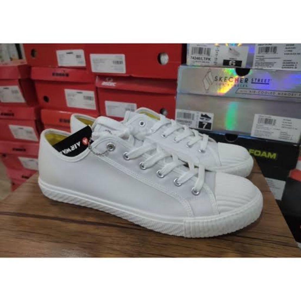 AIR WALK MASSON ADA ORIGINAL BNIB ADA DEFECT SEPERTI DI GAMBAR