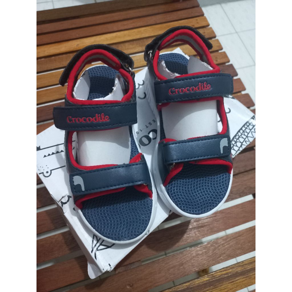 sepatu sandal / sepatu gunung crocodile