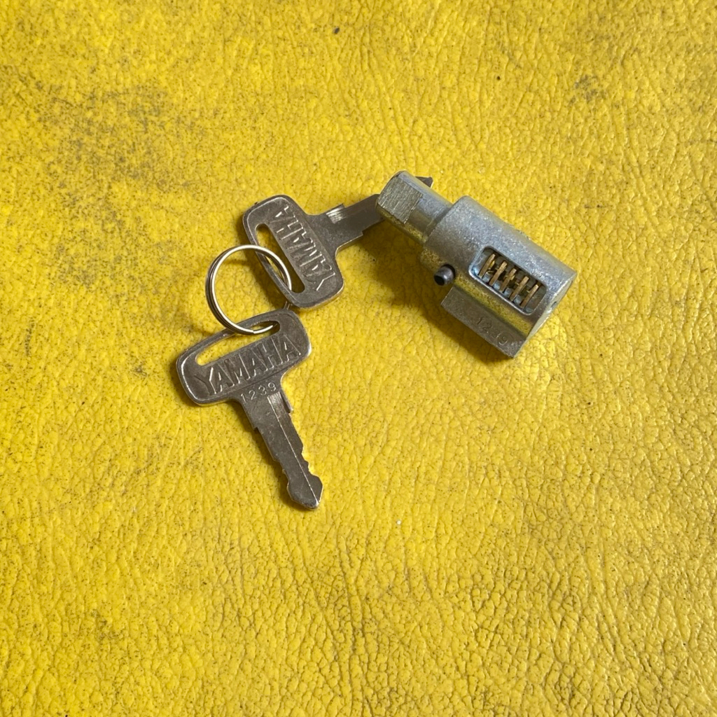kunci stang Yamaha rx100 dt100 NOS