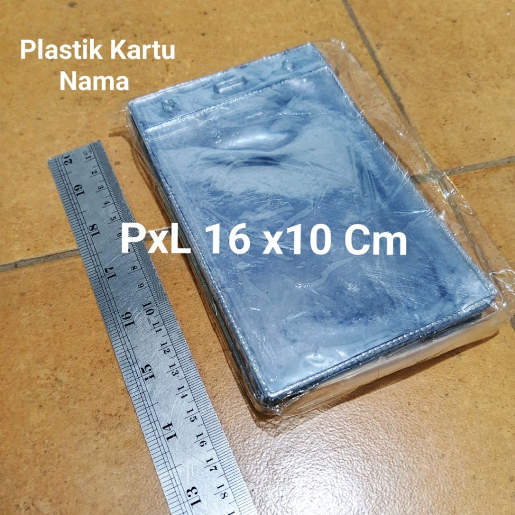 

1 Pak Plastik Kartu Nama 16x10 Cm Isi 100 Lembar / Plastik Panitia
