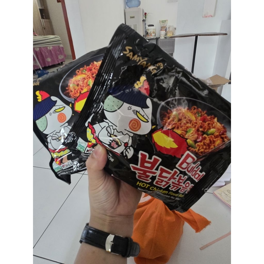 

READY BULDAK SAMYANGHOT CHICKEN RAMEN