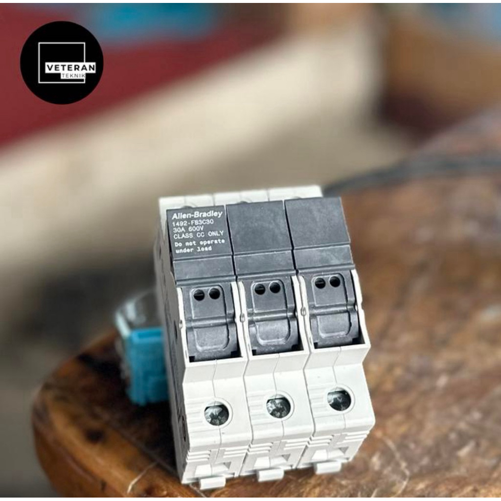 Allen Bradley Fuse Holder 1492 - FB3C30 30A 600V Class CC only