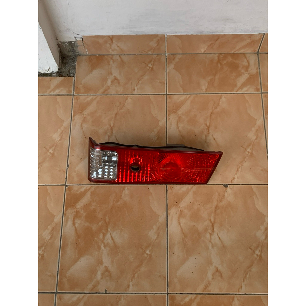 LAMPU BAGASI TOYOTA CAMRY 2001 ORIGINAL