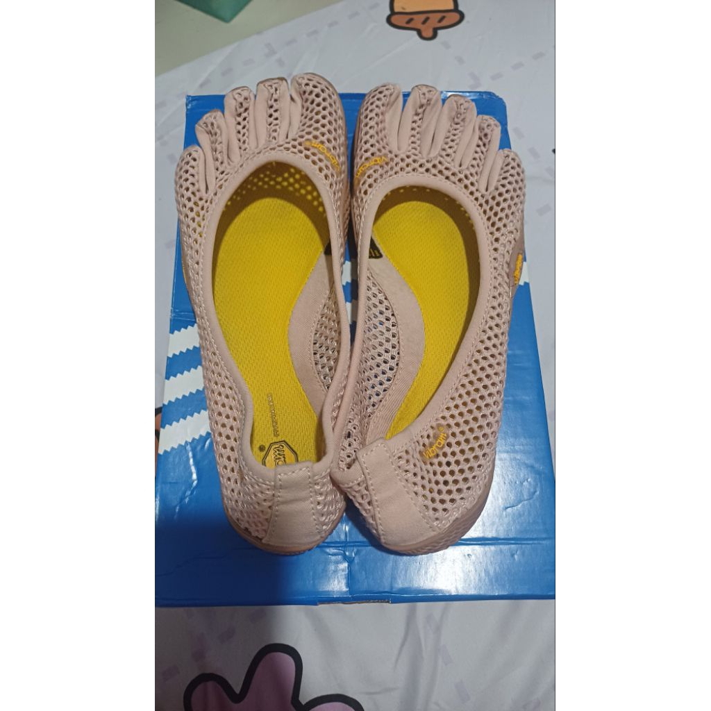 PRELOVED VIBRAM FIVE FINGERS Vi-B PALE MAUVE SZ 38 SEPATU POUNDFIT