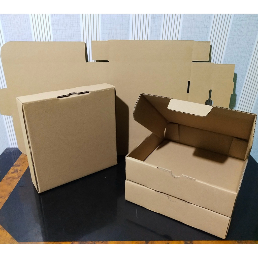 

kardus diecut 18x18x3 COKELAT husus bandung / instan