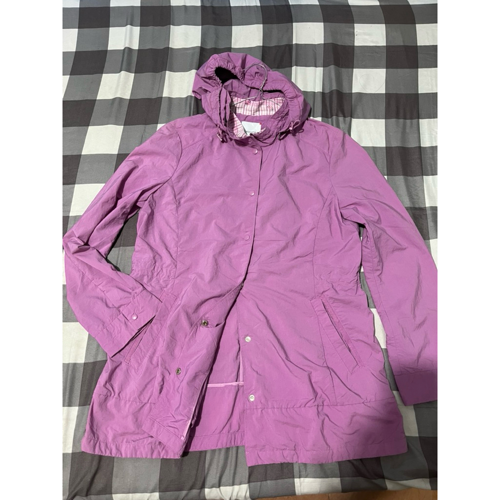 Jaket Wanita Warna Ungu dengan Hoodie – Jaket Parasut Ringan Stylish | Cocok untuk Harian & Outdoor