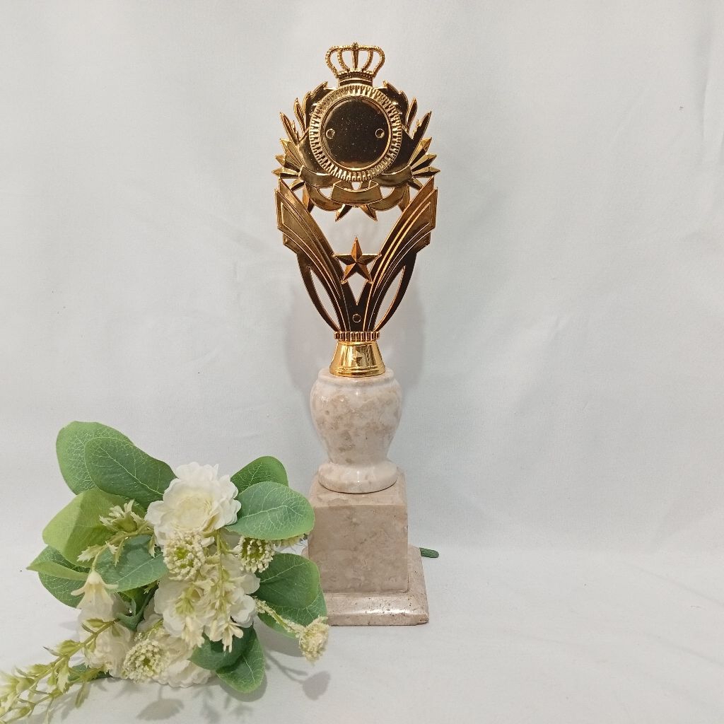 

PIALA SATUAN TATAKAN MARMER KOMBINASI GUCI CANTIK