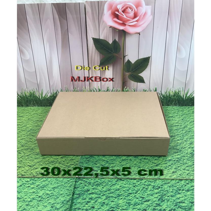 

Kardus Karton Uk, 30x22,5x5cm...Die Cut untuk packing aksesoris - dll