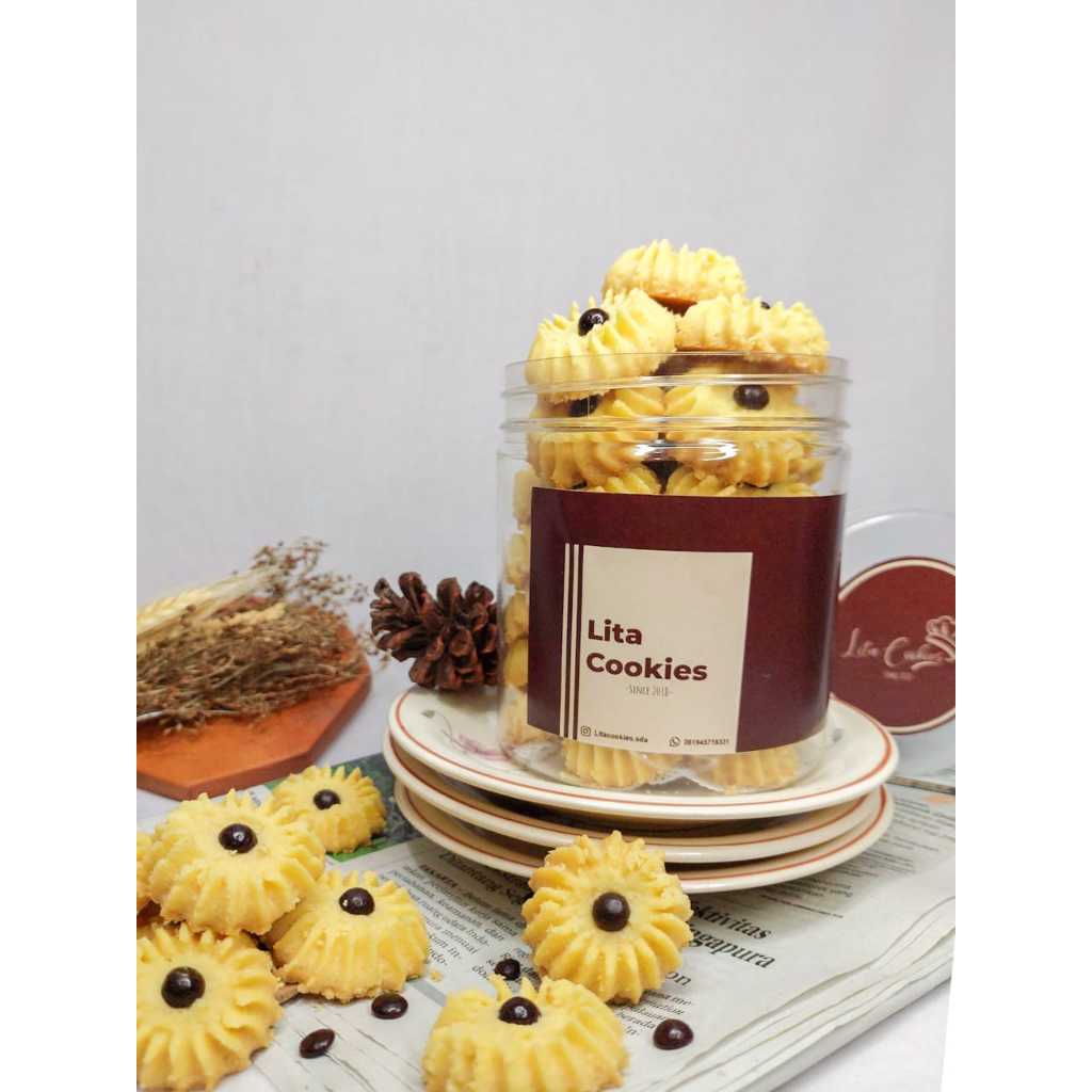 

Kue mawar Lita Cookies kemasan toples 600 ml