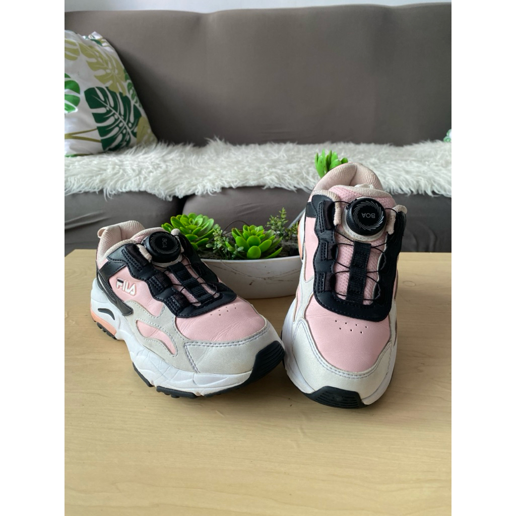 prelove sepatu anak fila boa pink