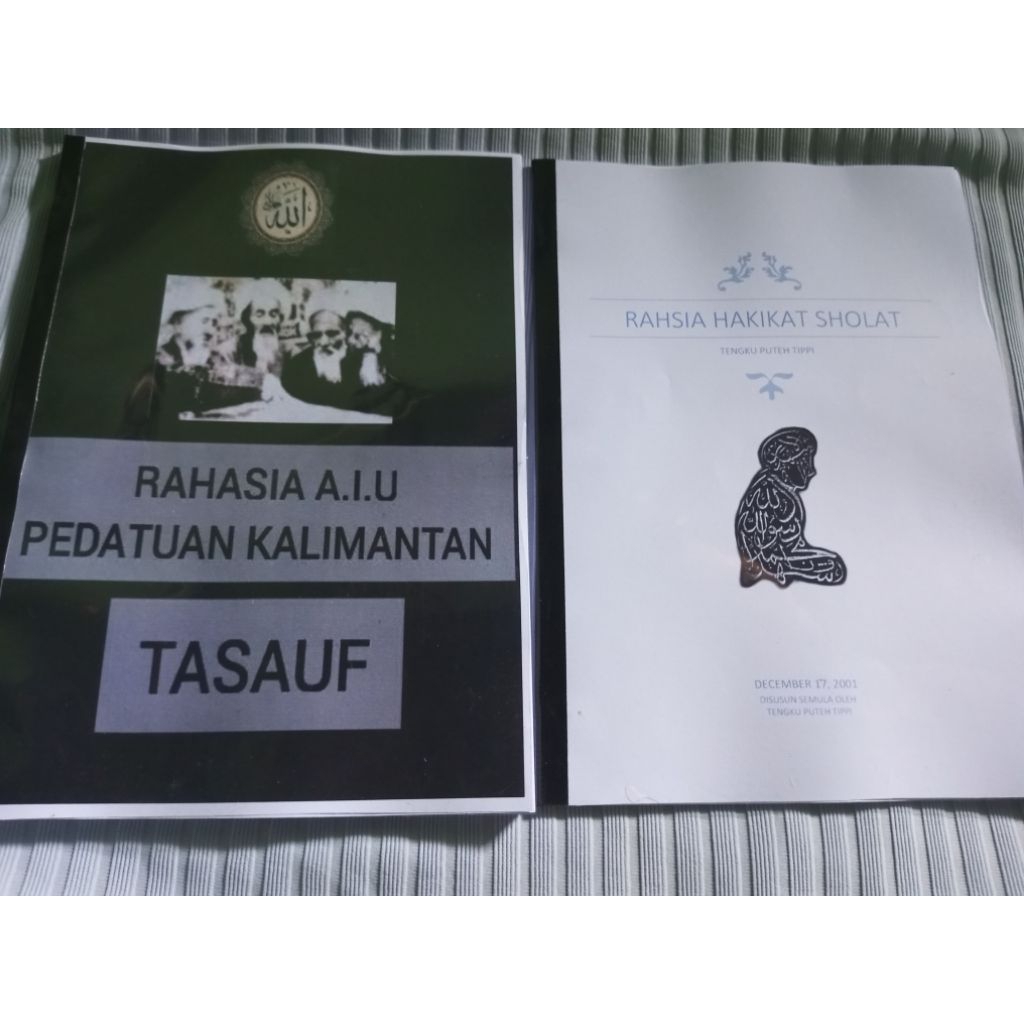 Kitab Rahasia Aiu dan Kitab Rahasia Hakikat Sholat