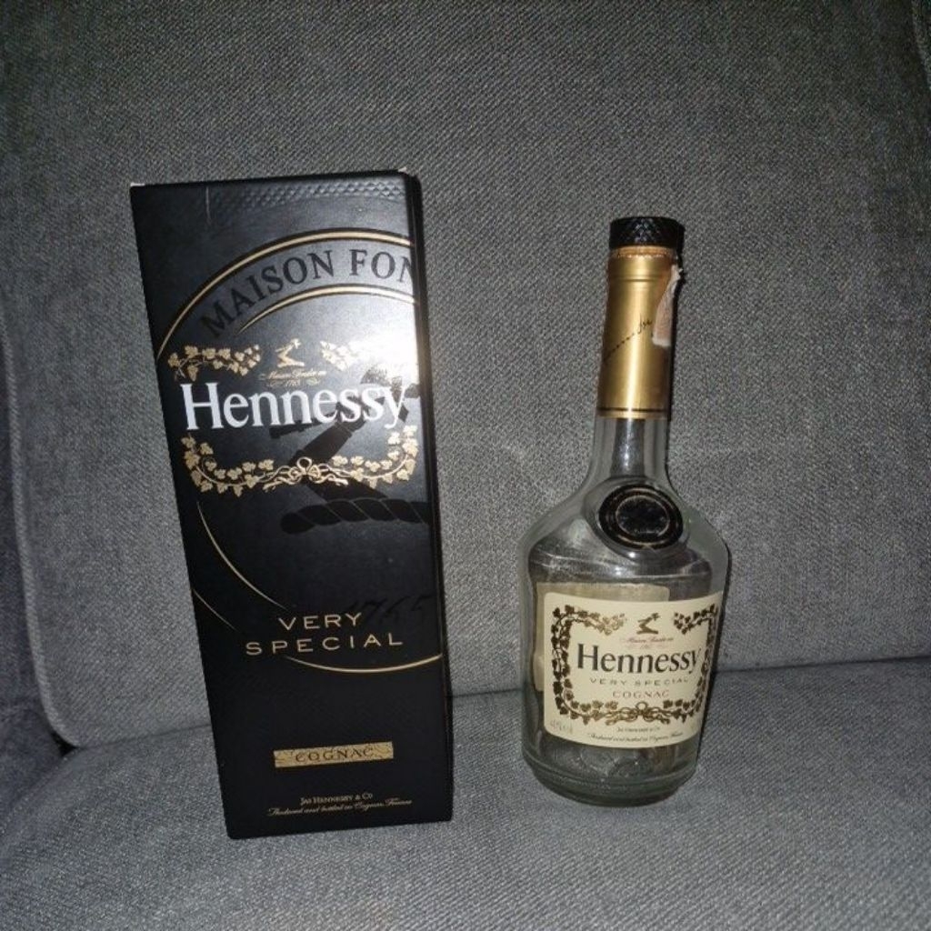 Botol Bekas Hennessy