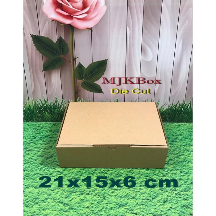 

KARDUS/ KARTON/BOX UK. 21X15X6CM.........MODEL KARDUS PIZZA