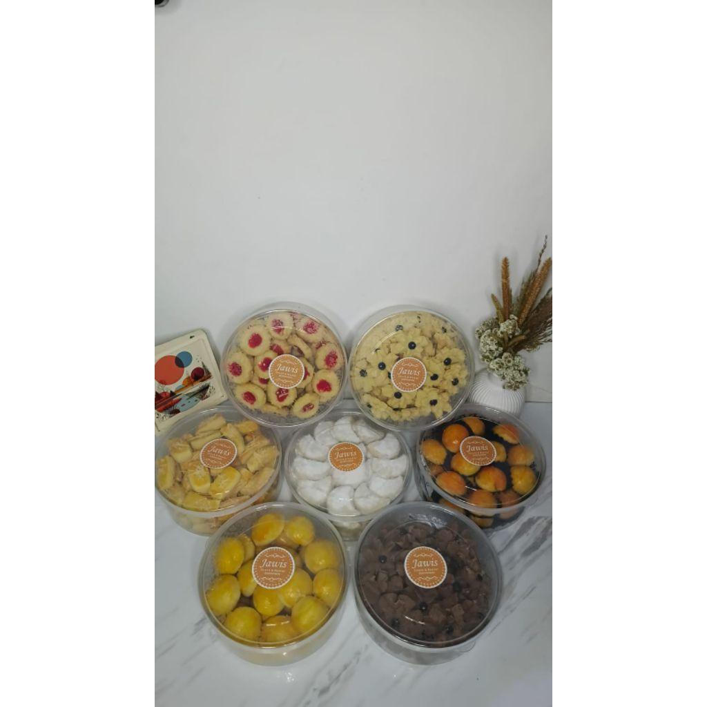 

Kue kering lebaran || best seller Nastar keju/klasik/kastangel/putri salju/thumbrin...