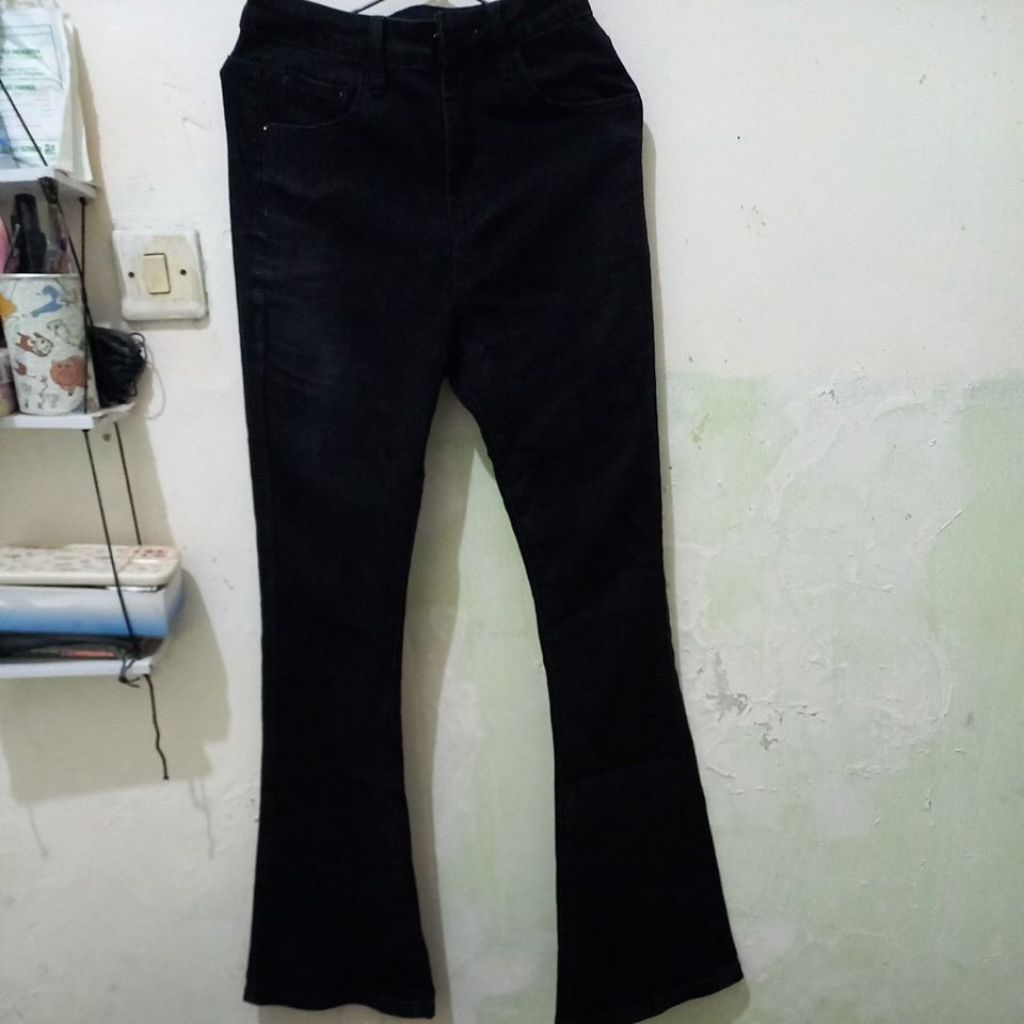 PRELOVED JEANS CUT BRAY HITAM