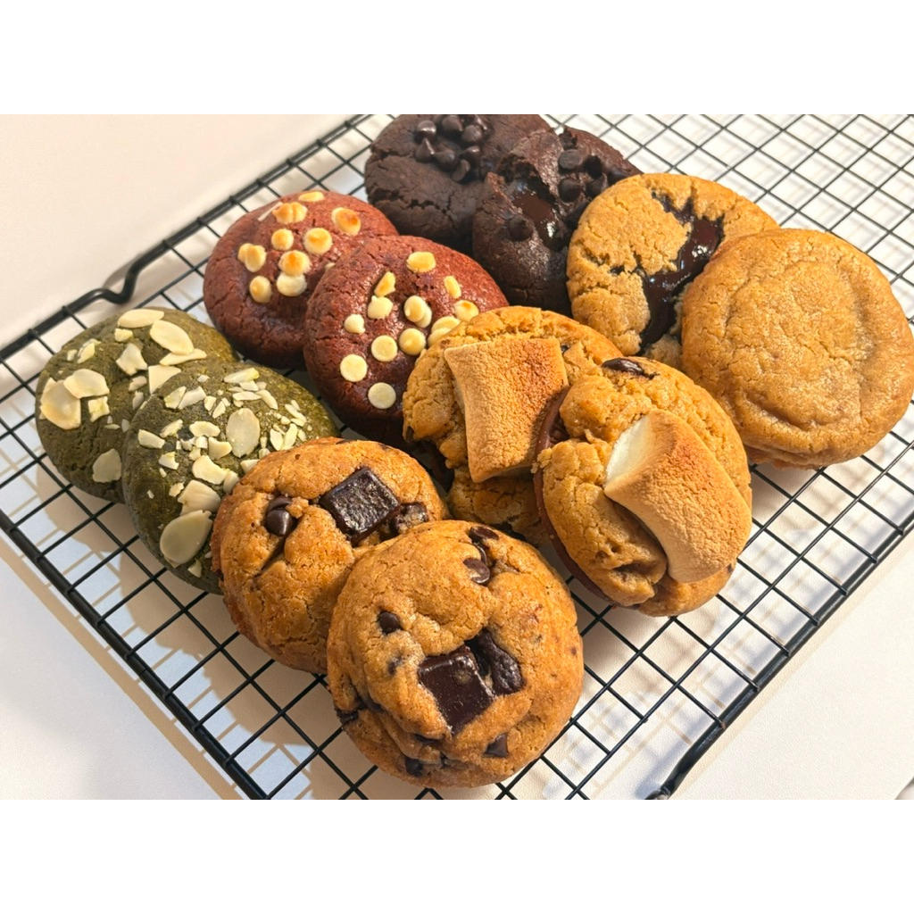 

Soft Baked Cookies | NewYork Style Cookies by Uabiites Treats