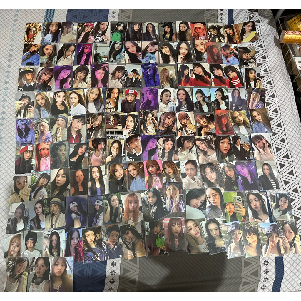 New Jeans Official PC Photocard NJS NewJeans OMG Cimol Headphone Earmuff Anime Minji Hanni Haerin Wi