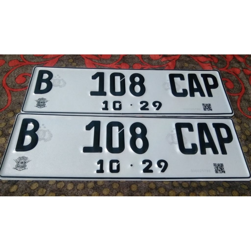 Plat mobil REFLEKTIF Barcode