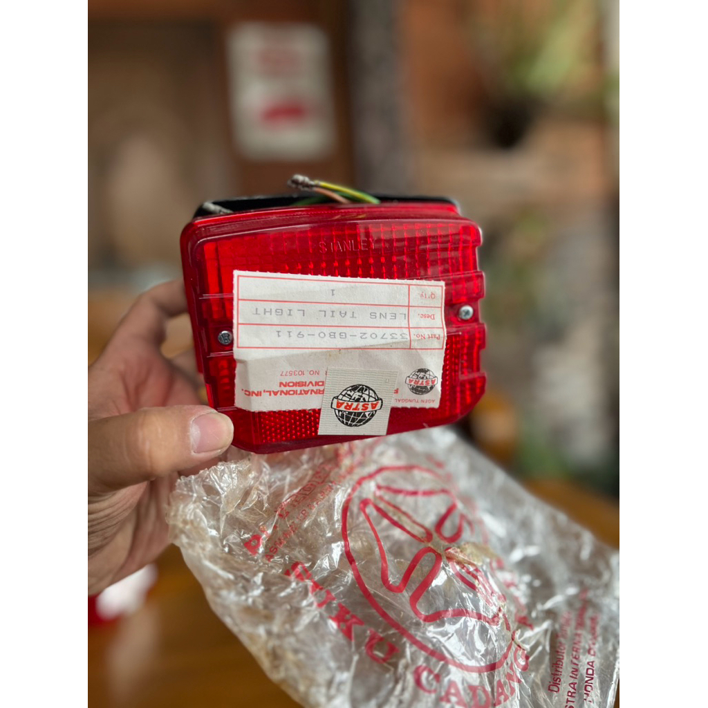 DUDUKAN RUMAH STOPLAMP STOP LAMP LAMPU BELAKANG HONDA GL100 GL 100 GL125 GL 125 Supercub super cub c