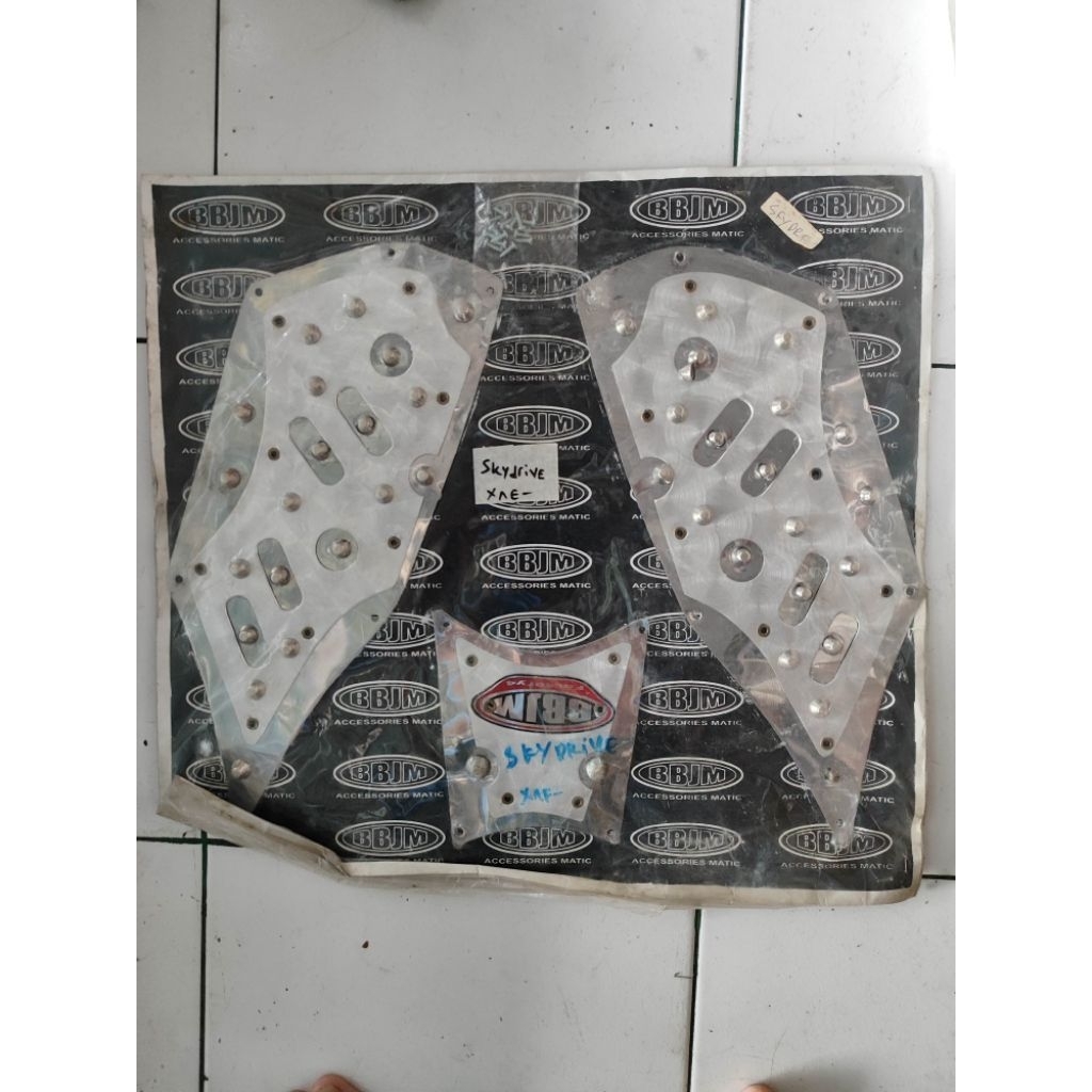 bordes pijakan alas kaki skydrive