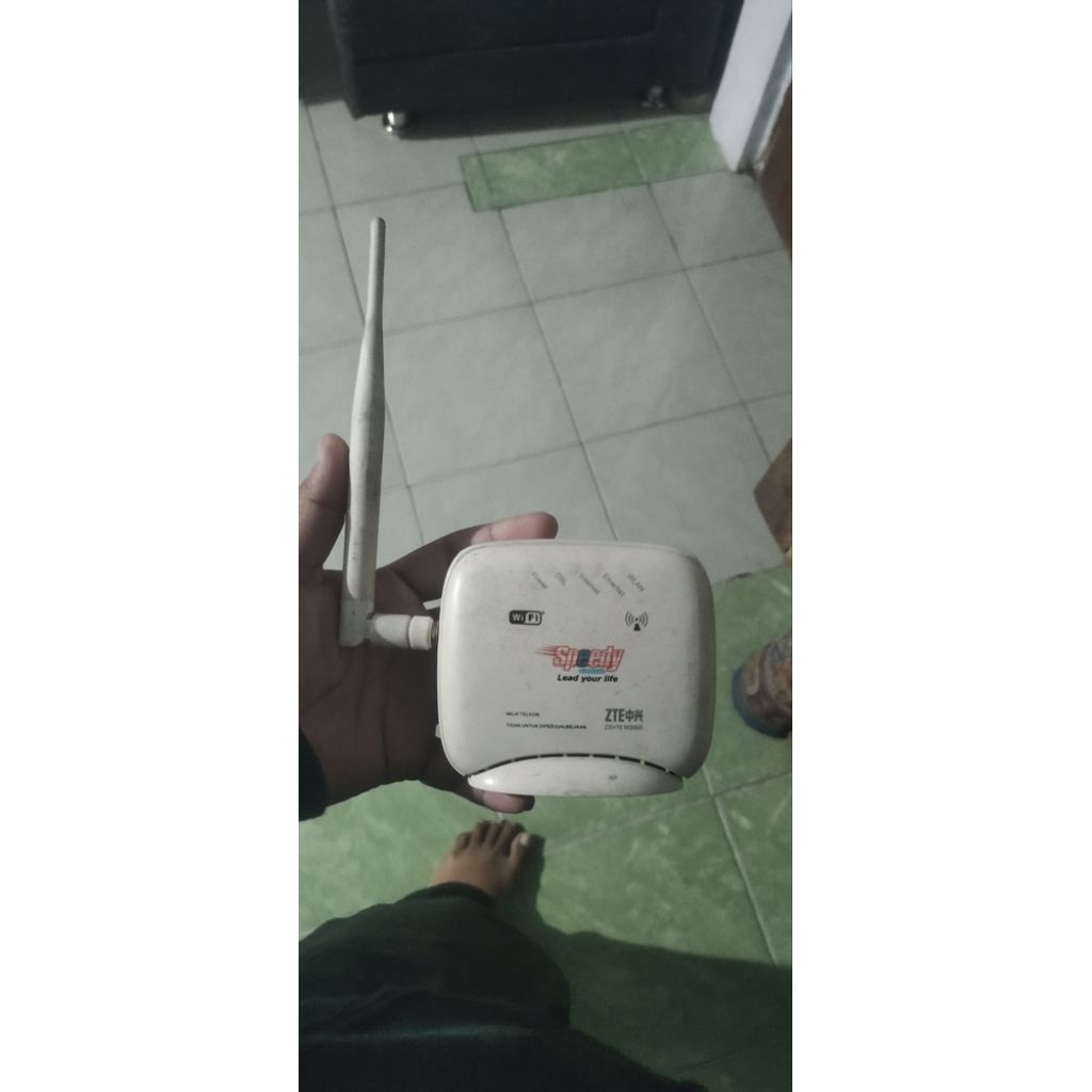 Router bekas speedy merk ZTE zxv10 w300s