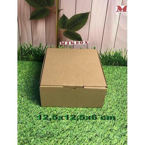 

Kardus karton uk. 12,5 x 12,5 x 6 cm...die cut box kotak Souvenir -dll