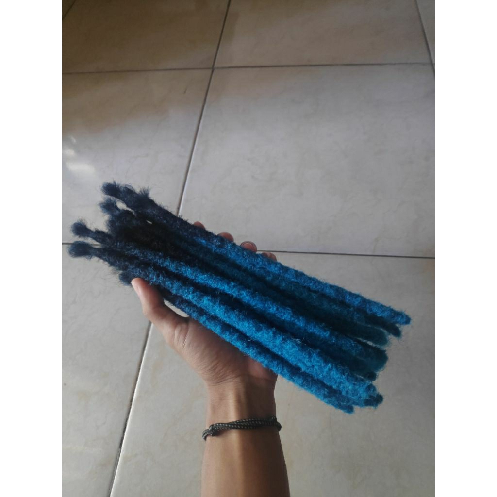 rambut gimbal sintetis