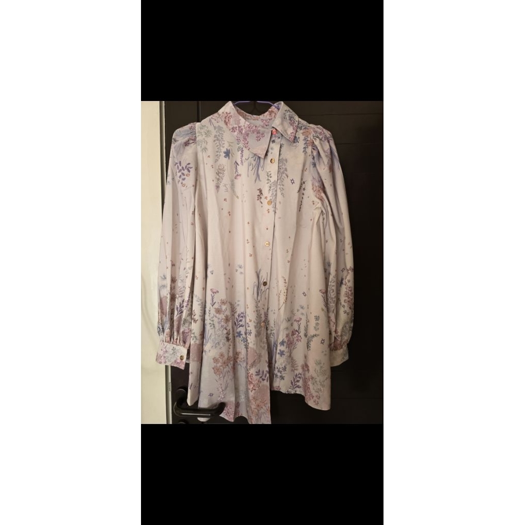 blouse wearing klamby gardenia