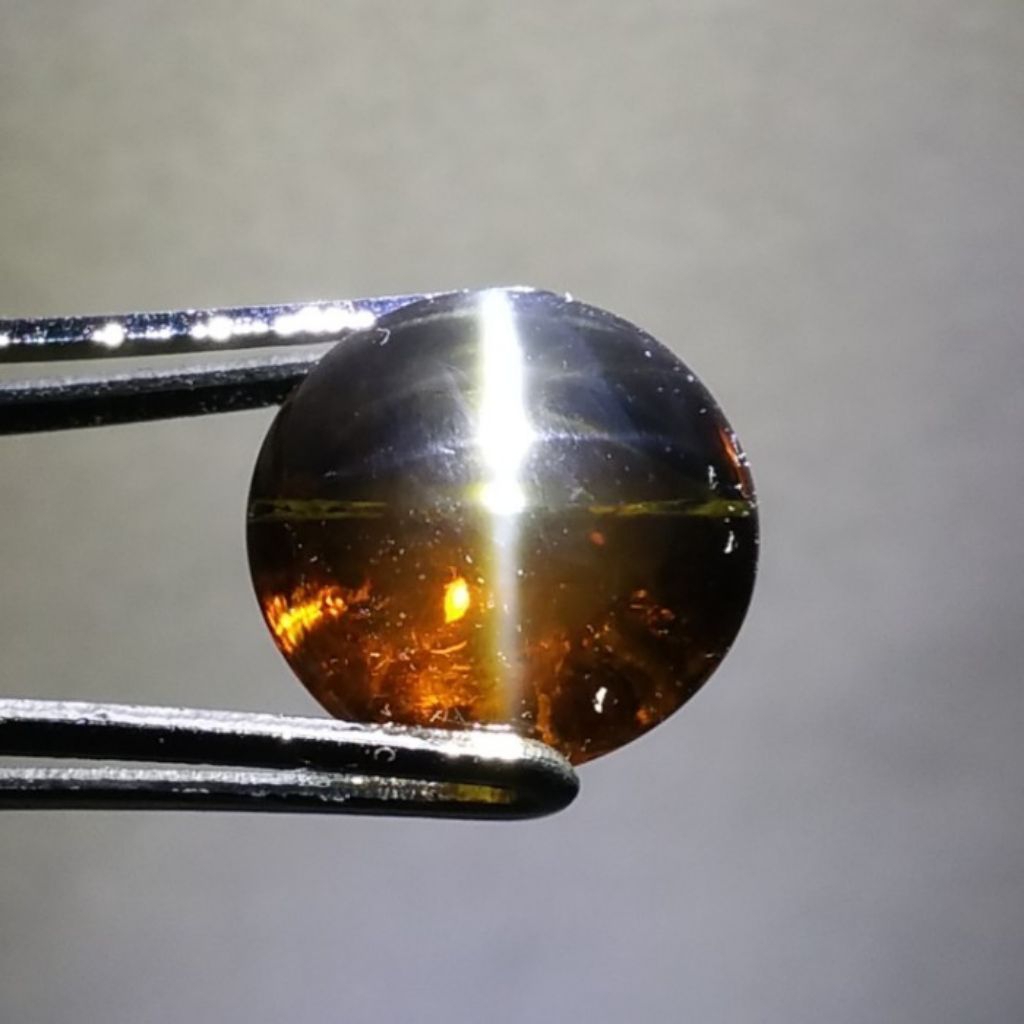 3.96ct Unirradiated Cat's Eye Chrysoberyl honey color Ceylon eye clean nh ntd nte